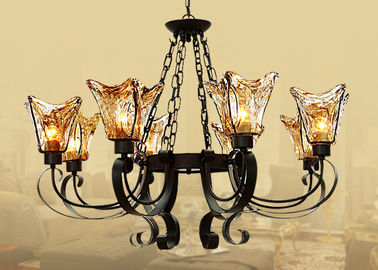 Black 8 Cahaya rumah dekoratif besi tempa Chandelier Dengan Amber Kaca Naungan