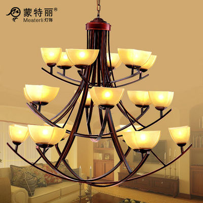 Big Custom Hotel Besi Tempa Chandelier Dengan Shades, Logam Pendant Chandelier