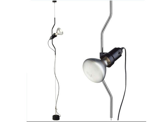 Minimalis Parentesi Lantai ke langit-langit Lamp Karbon Baja Ringan dengan Shape Tubular