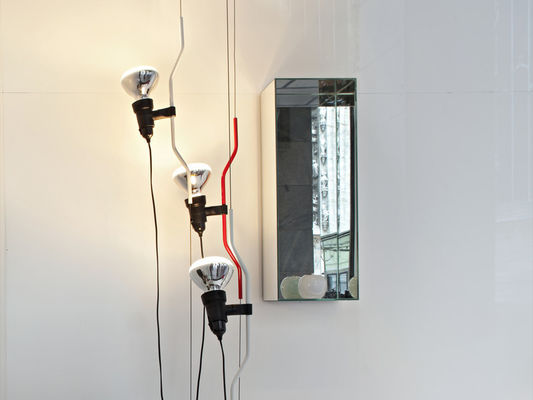 Minimalis Parentesi Lantai ke langit-langit Lamp Karbon Baja Ringan dengan Shape Tubular