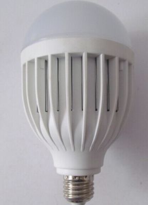 Tinggi Lumen 12W 1150LM IP45 Epistar Plastik Perumahan LED Globe Umbi Pabrik