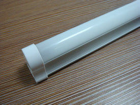 Efisiensi tinggi 18W 2000LM RA90 4 kaki T8 LED Light Tube Dengan OEM Label Cetak