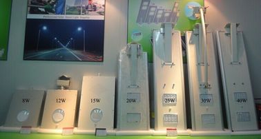 Lampu tinggi Lumen 50W Pure White IP66 luar ruangan All-In-One Surya LED Street
